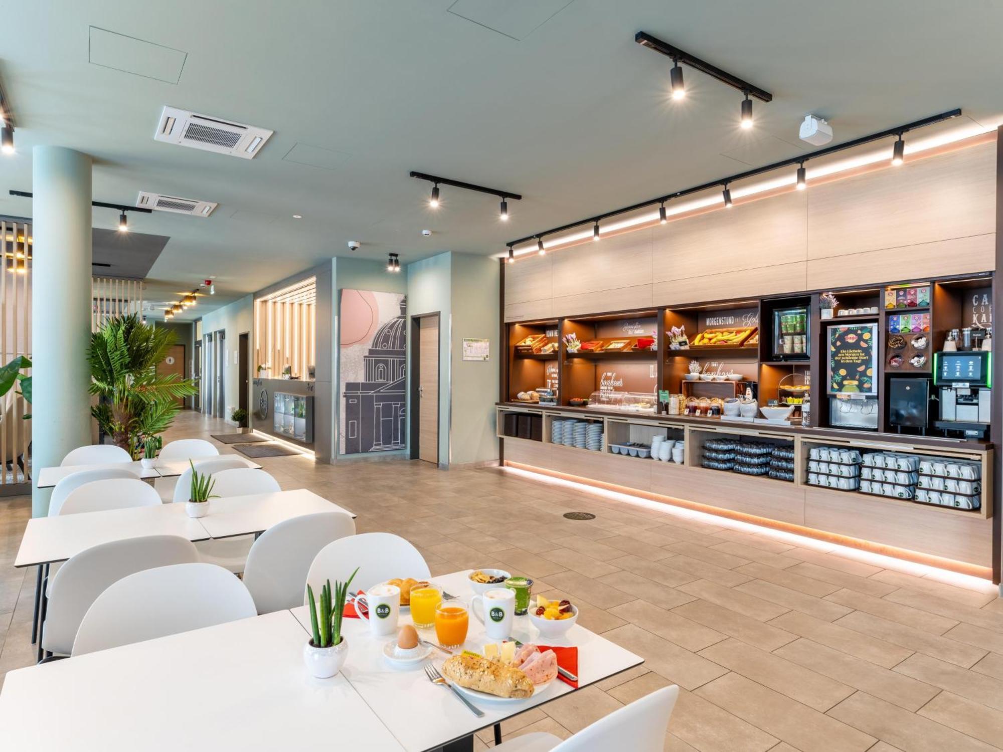 B&B Hotel Wien-St-Marx ภายนอก รูปภาพ